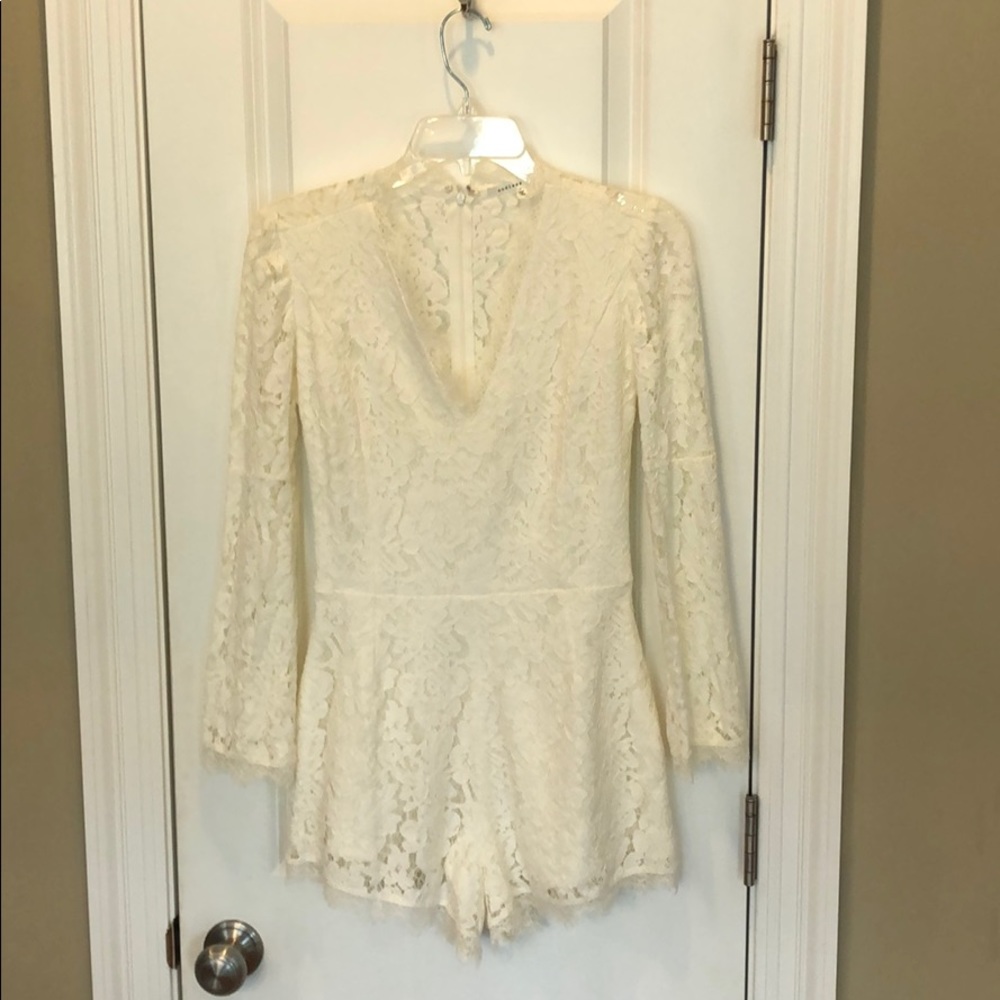 ENDLESS ROSE WHITE LACE ROMPER SMALL